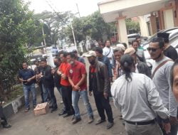 Aksi Unras Wartawan Desak Polisi Tangkap Oknum BPD Sobang