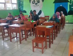 Rapat Dinas SMPN 2 Picung, MI Triyatna Ajak Dewan Guru dan TU Tingkatkan Kualitas Pendidikan