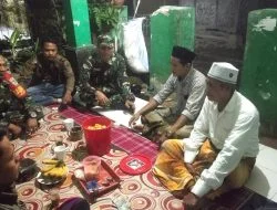 Babinsa Koramil 0308/Muncang Komsos Bersama Tokoh Agama Desa Sukanegara