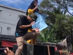 KPM PKH Mandalawangi Gelar Demo di Pos Indonesia Pandeglang Minta Uangnya Dikembalikan