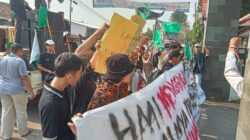 HMI Pandeglang Gelar Demo ! Kantor BPJN Banten Dijaga Ketat Sejumlah Ormas ?