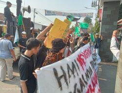 HMI Pandeglang Gelar Demo ! Kantor BPJN Banten Dijaga Ketat Sejumlah Ormas ?