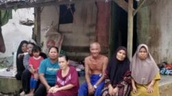 Keluarga Sukri di Panimbang Harus Ikhlas Hidup dan Tinggal di Rumah Rapuh
