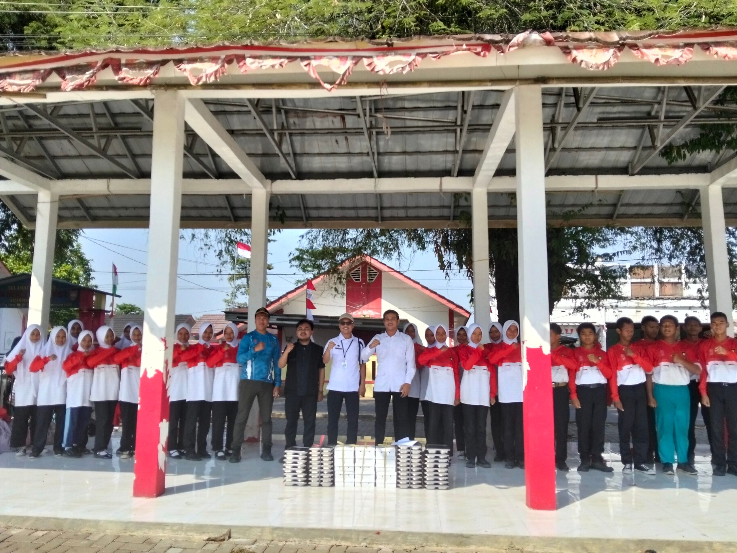 Foto bersama PIC SPPG Pagelaran Bersama Calon Paskibraka HUT RI ke 81