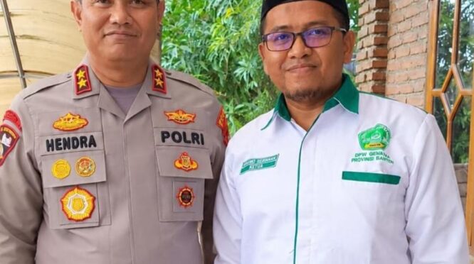 Ketua GEMA MA Banten, Apt Irwandi Foto Bersama Kapolda Banten, Irjen Pol. Hendra Kurniawan, S.I.K., M.M., M.H